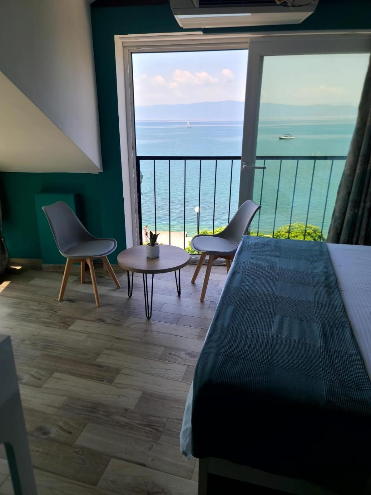 Pier 82 Apartments Ochrid Pokoj fotografie